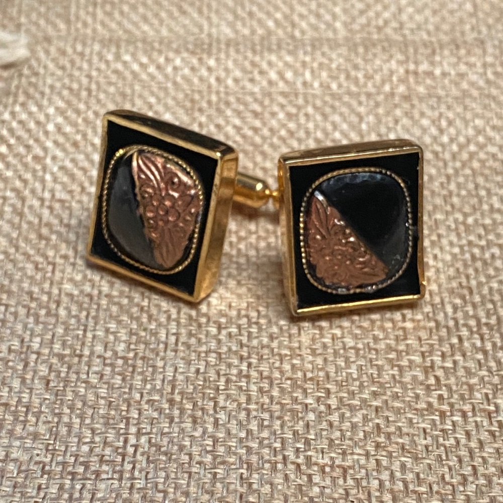3📚/$25 Elegant Gold Cufflinks Black Enamel and Copper Leaf Square Design